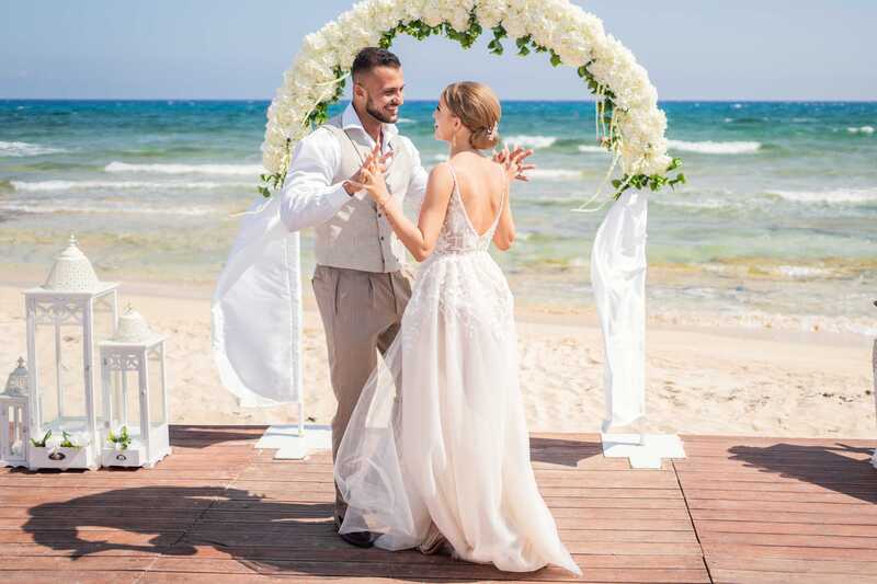 Ślub na Cyprze
Weronika & Oskar
Ayia Thekla, czerwiec 2023
www.slubnacyprze.net
Ślub marzeń na Cyprze
AMB Media